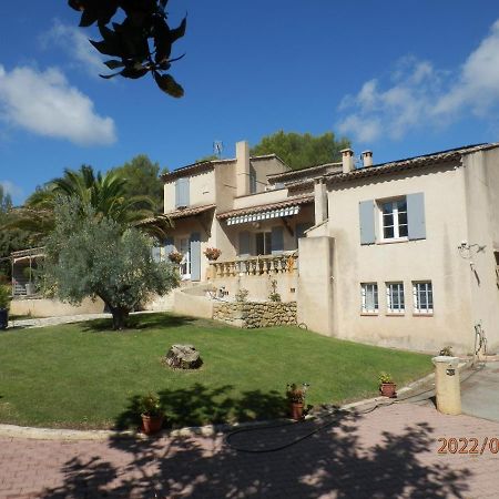 Mas Les Vieux Chenes Bed & Breakfast Lambesc Exterior photo
