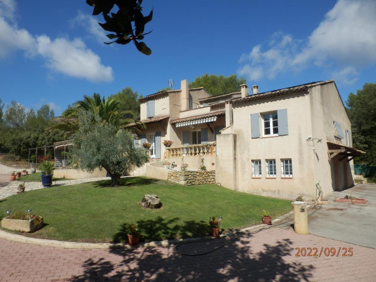 Mas Les Vieux Chenes Bed & Breakfast Lambesc Exterior photo