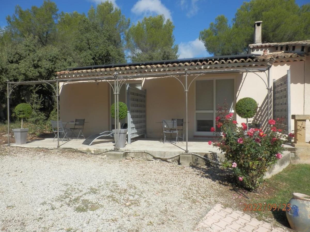 Mas Les Vieux Chenes Bed & Breakfast Lambesc Exterior photo
